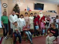 В преддверии новогодних праздников медицинские работники Гродненщины посещают детские учреждения с благотворительной миссией