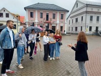 Экскурсия по Новогрудку стала дополнением к традиционной встрече администрации и профкома райбольницы с молодыми специалистами 