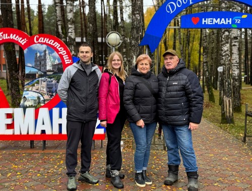 Республиканский субботник работники Гродненского областного профсоюза здравоохранения провели в санатории «Неман-72»